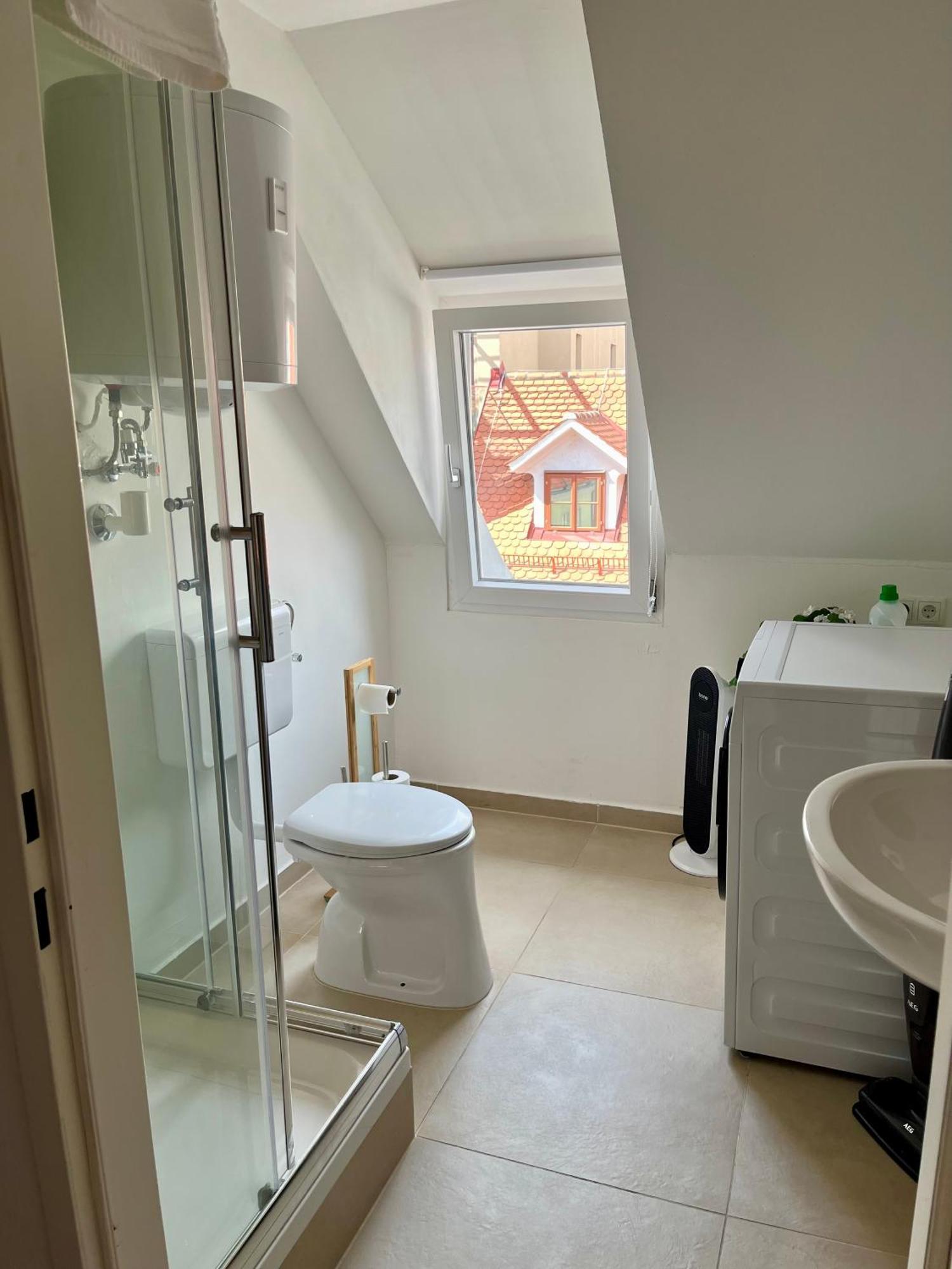 Flores City Center Studio - Easy Self-Check-In Graz Extérieur photo